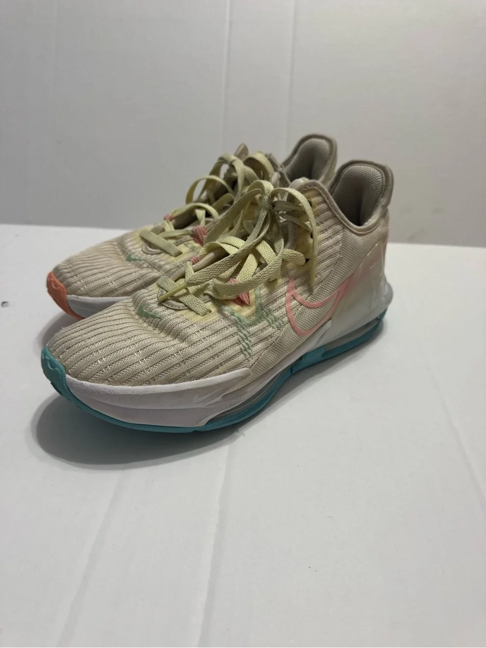 Nike LeBron Witness 6 Basketball Shoes Mens Size 7.5